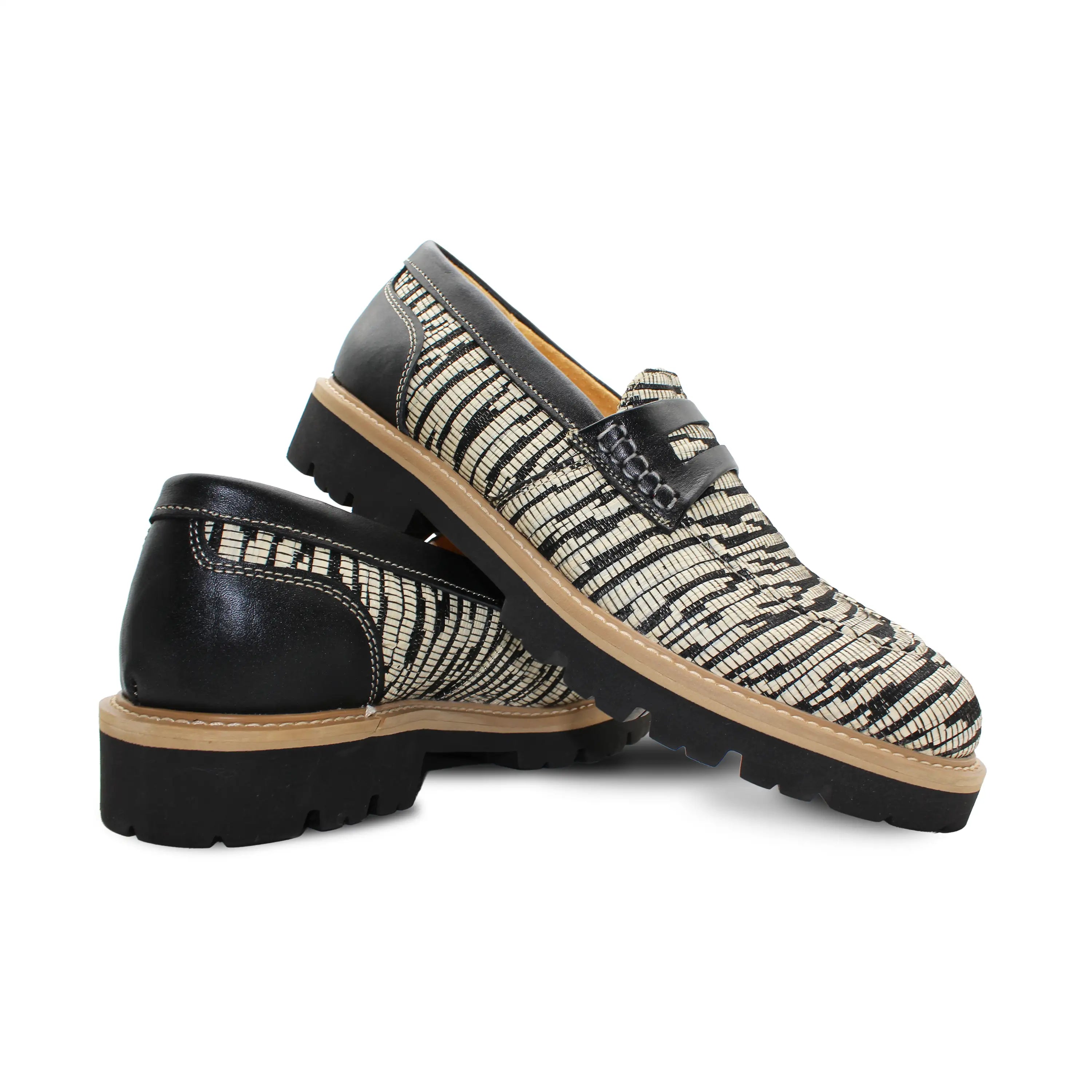 BB-01 BLACK GUM Penny Loafers
